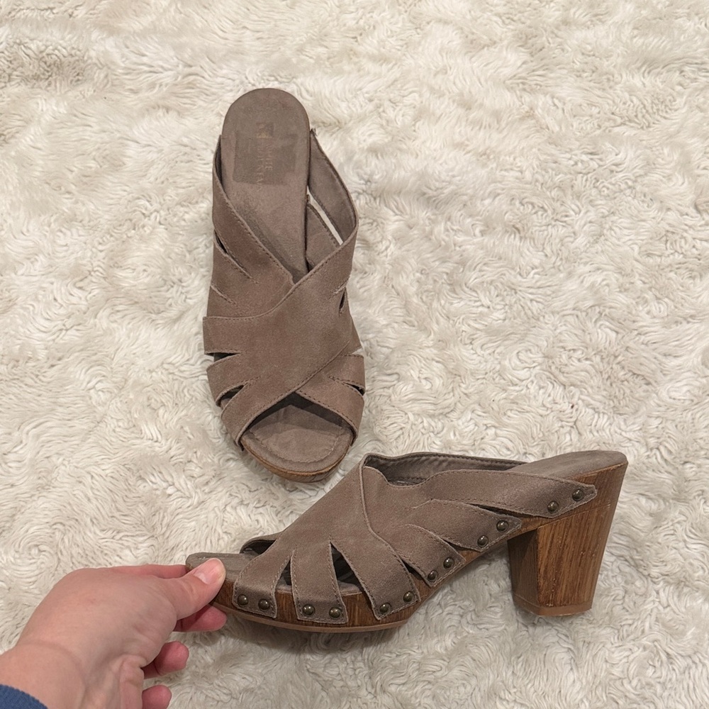 White MountainWomen's Taupe Leather Suede Slide‎ Heels - Open Toe Clog Size 8